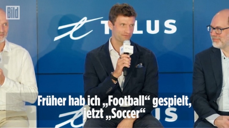 开云体育-入乡随俗！穆勒亮相温哥华白浪：我之前踢Football，现在踢Soccer