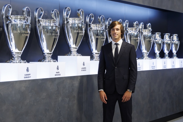 kaiyun.com-卡雷拉斯：从签约起我就承诺会全力以赴，这是我对球队的一点贡献