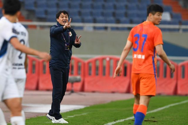 kaiyun.com-泰山第5冠5大功臣：郝伟居功至伟 孙准浩MVP