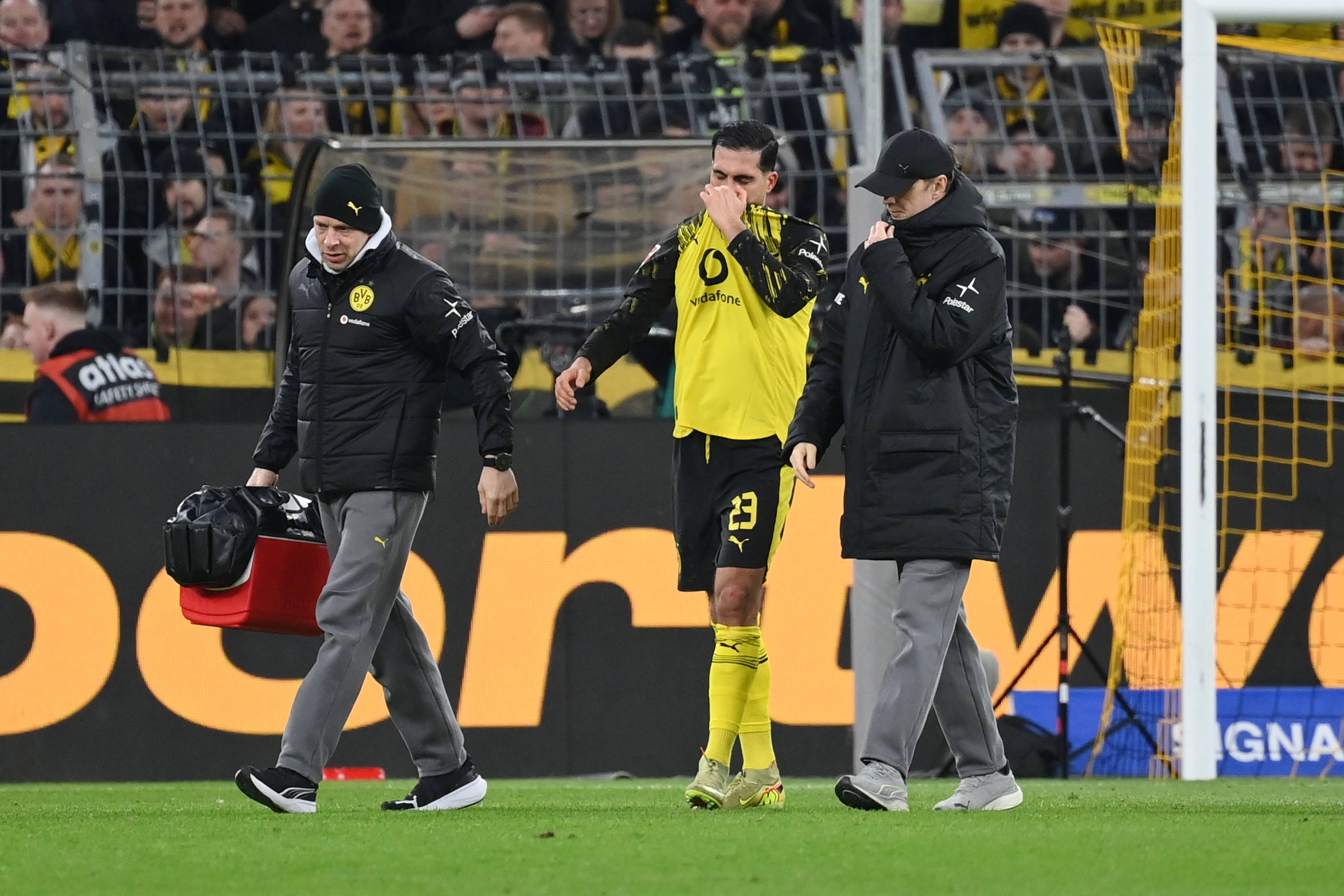 开云-有情有义!多特总监里肯:会和重伤的詹谈续约,球员合同6月到期